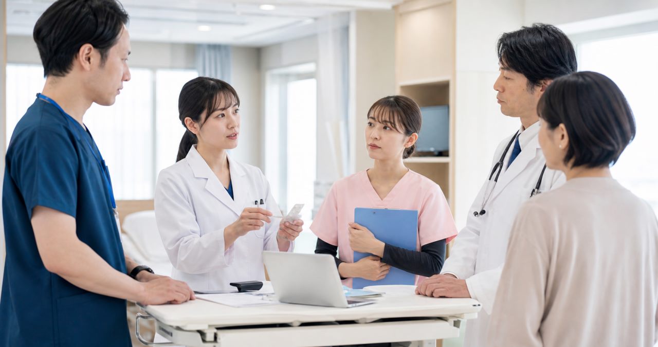 退院時連携について確認する薬剤師のイメージ